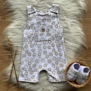 Macacão Bebe Curto Estampa Leão com Bolsinho Frontal Branco