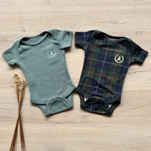 Kit 2 Body Bebê em Algodão Egípcio Curto Xadrez Profundo e Verde
