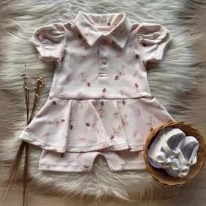 Macacão Bebe Polo Curto em Algodão Egípcio Detalhe Babados Bailarina Rosa